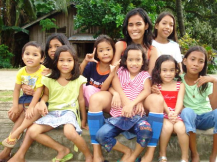 Cheche with a few of the family kids in Anda, Bohol
